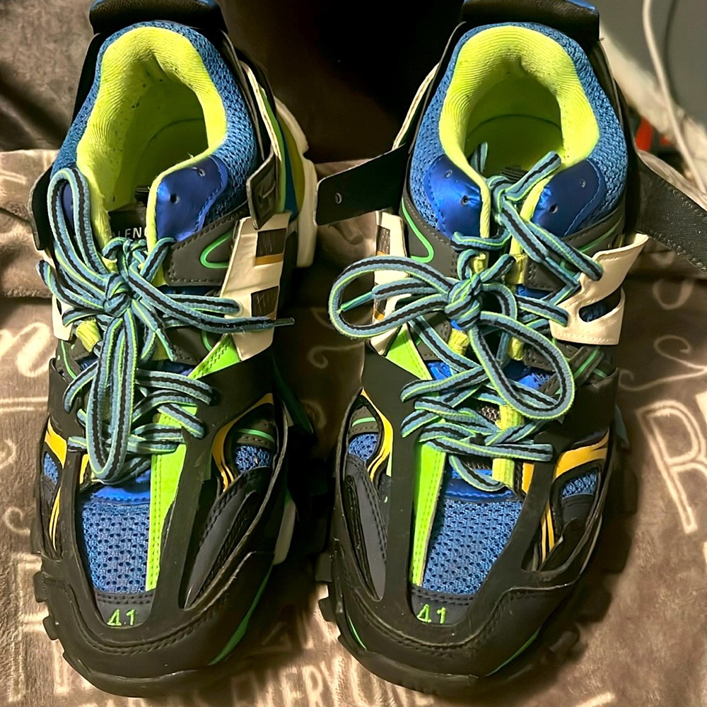 Only worn 2 times